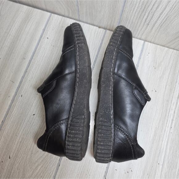 Clarks Womens Caroline Pearl Slip On Loafer Size 8.5 Comfort Shoes Grunge Goth - Picture 5 of 7